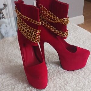 Chic Red Heels with Gold Chain Accents